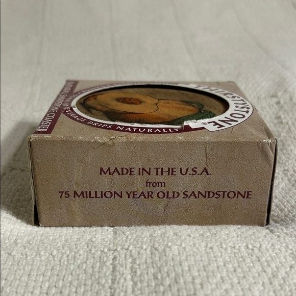 Thirstystone Sandstone Coaster Set with Peach Illustration - Picture 6 of 7